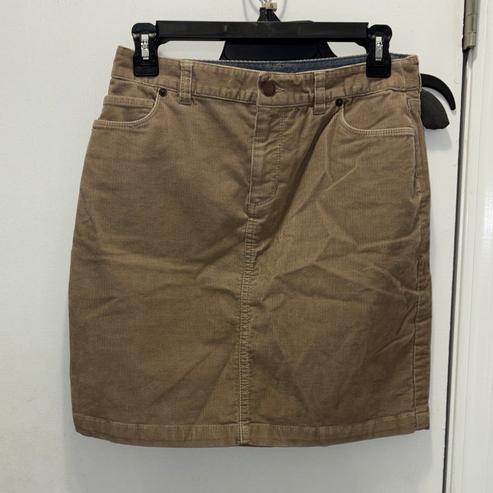 L. L  Bean favorite fit skirt size 10 Classic Tan Corduroy Skirt